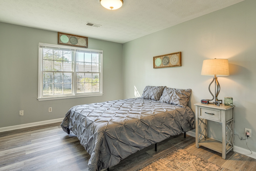 5 Mi to Fort Moore: Quiet Columbus Home w/ Yard