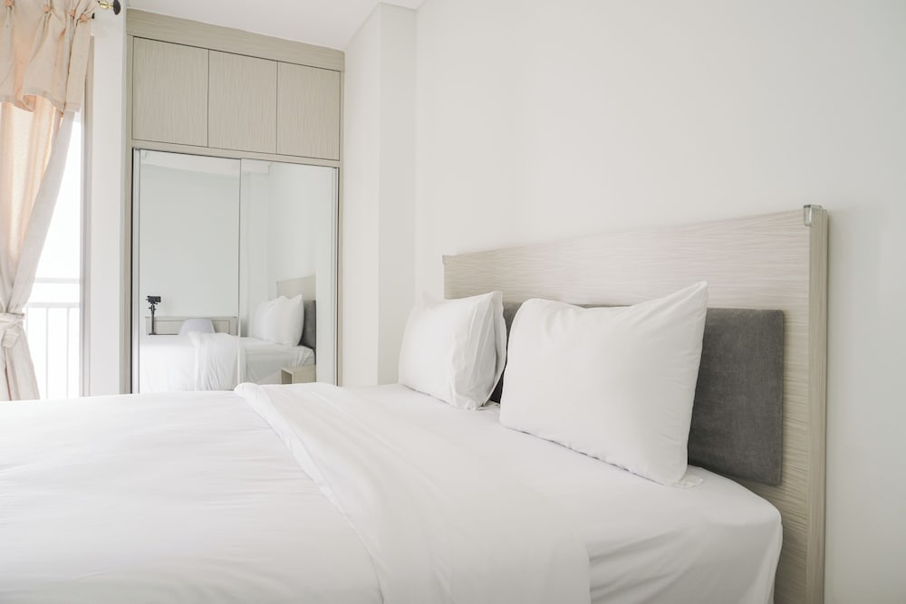 Fully Furnished Studio Apartment with Cozy Design Springwood Residence