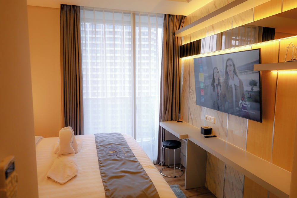 Premium Taman Anggrek Residences