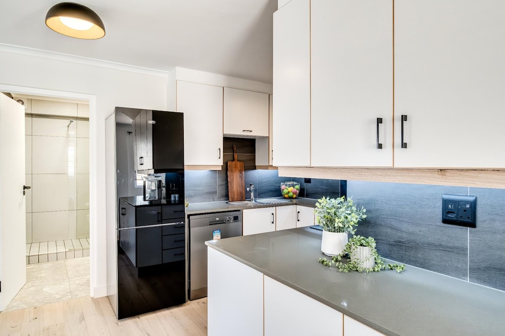 Green Point Modern 2bed Apartment Azura Atlantic