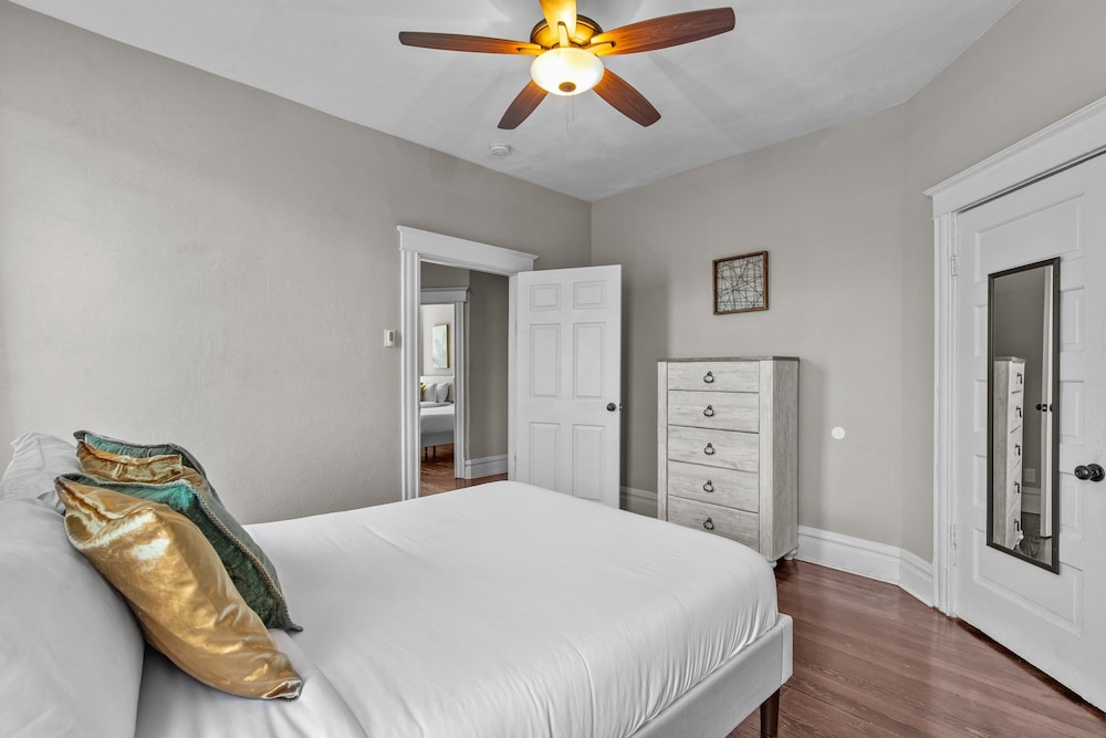 Cozy Shaw Sanctuary | JZ Vacation Rentals view 3