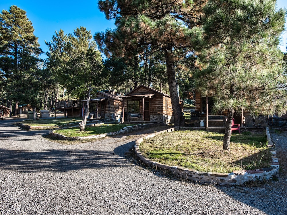 Hotel Destiny Cabin - Image 1