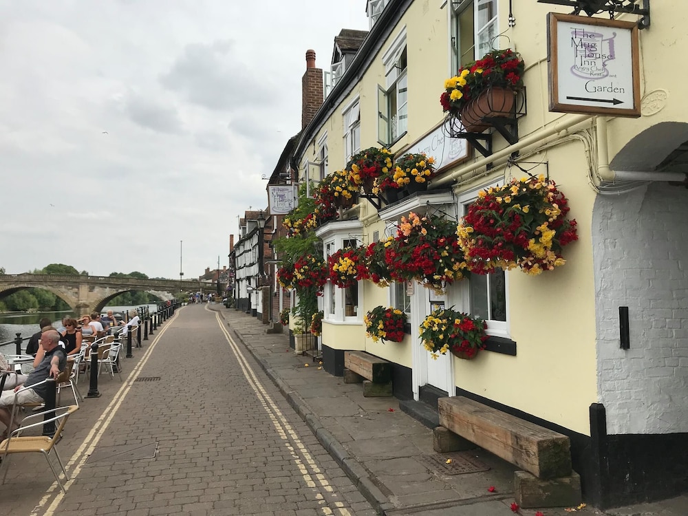 The Mug House Inn & Restaurant