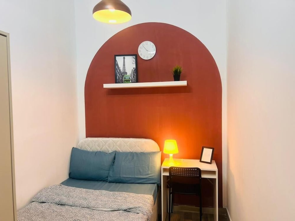 Niche Partition Room in Tecom Near Metro