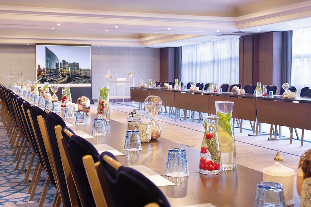 Puteaux Vacations - Renaissance Paris La Defense Hotel - Property Image 42
