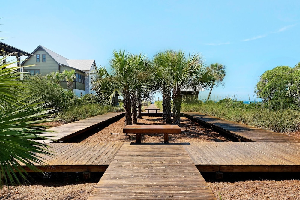 Redfish Village M2321- Changes in Latitude