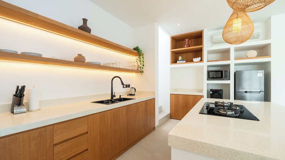 Loona Palm Villas by Villa Finder
