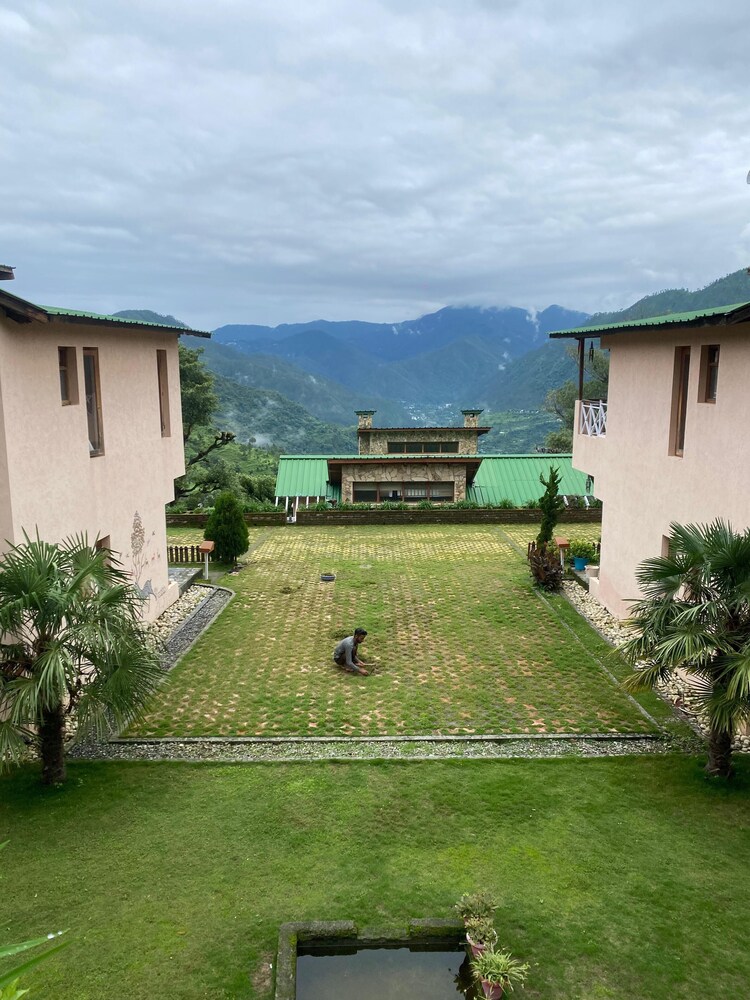 Luxsugero Cottages Premium view 2