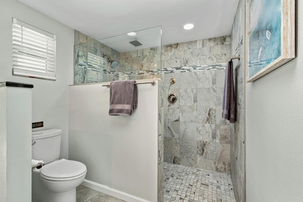 Luxury Pool Retreat near Siesta Key