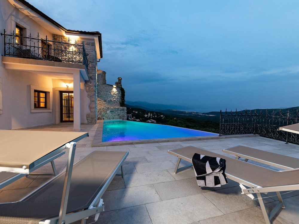 Amazing Villa With Pool, Wellness and Stunning View