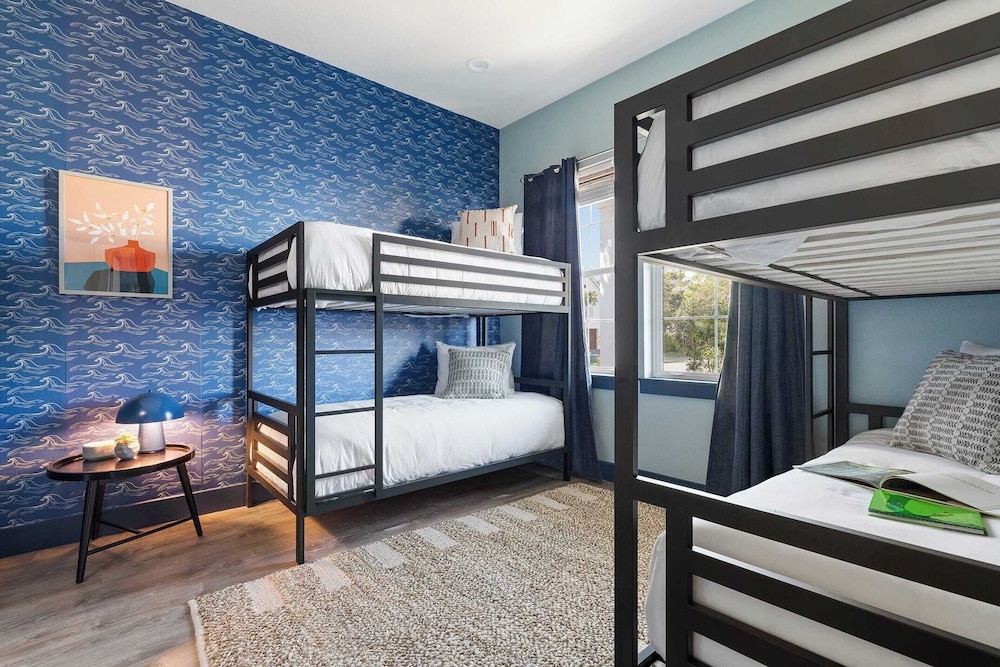 Sleeps 18! 7bdr, Backyard Pool, Walk to Beach Miramar Beach Jewel by Avantstay