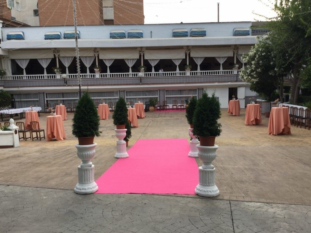 meeting & event spaces