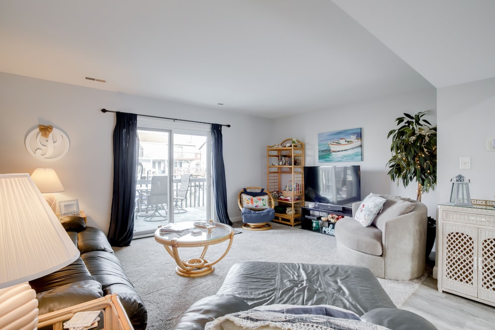 Remodeled Ocean City Getaway w/ Harbor Views!
