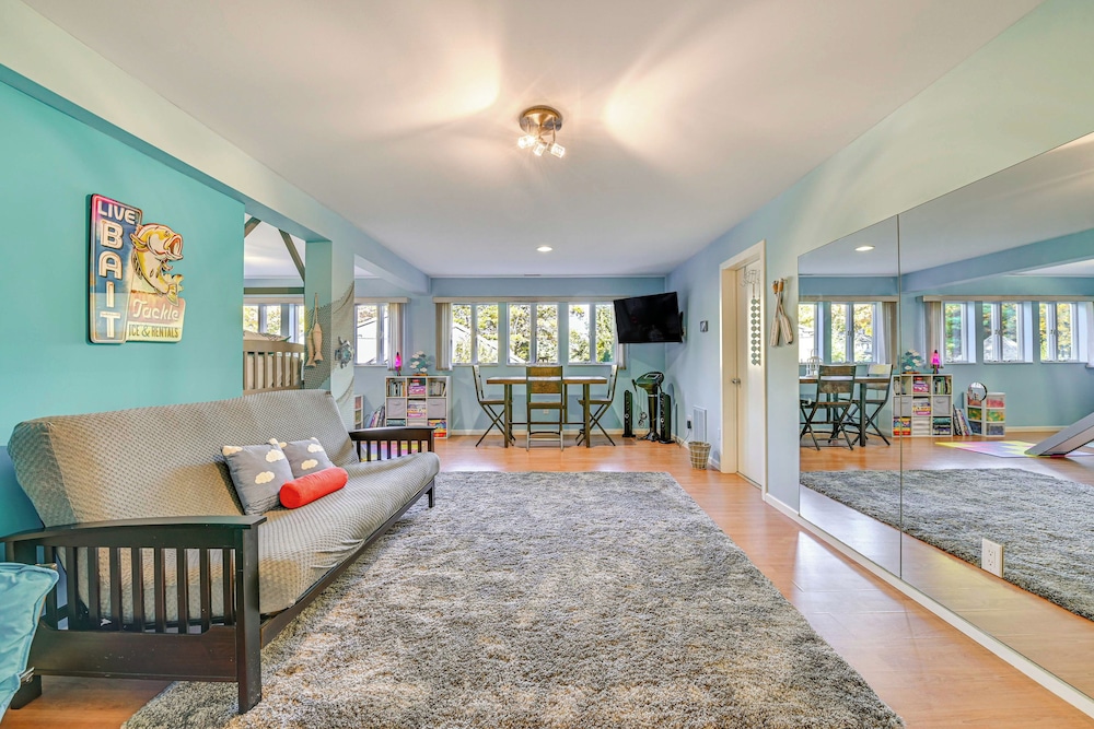 2 Mi to Six Flags: Lake George Home w/ Large Patio