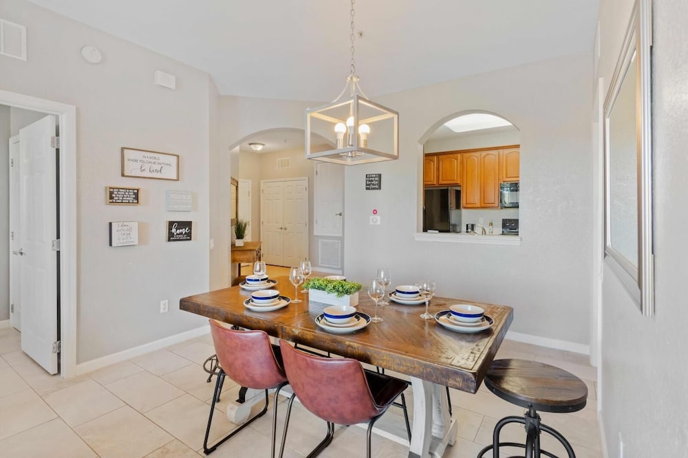 Vista Cay Swanky