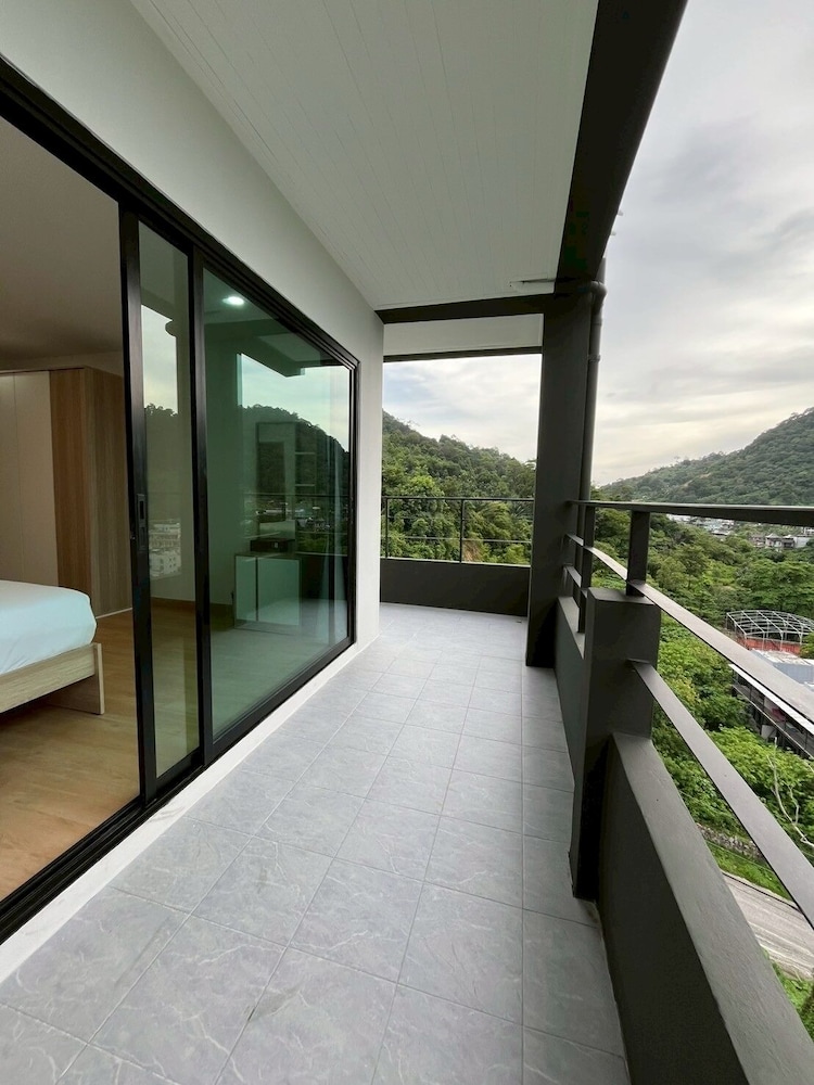 Hill Bay Suites