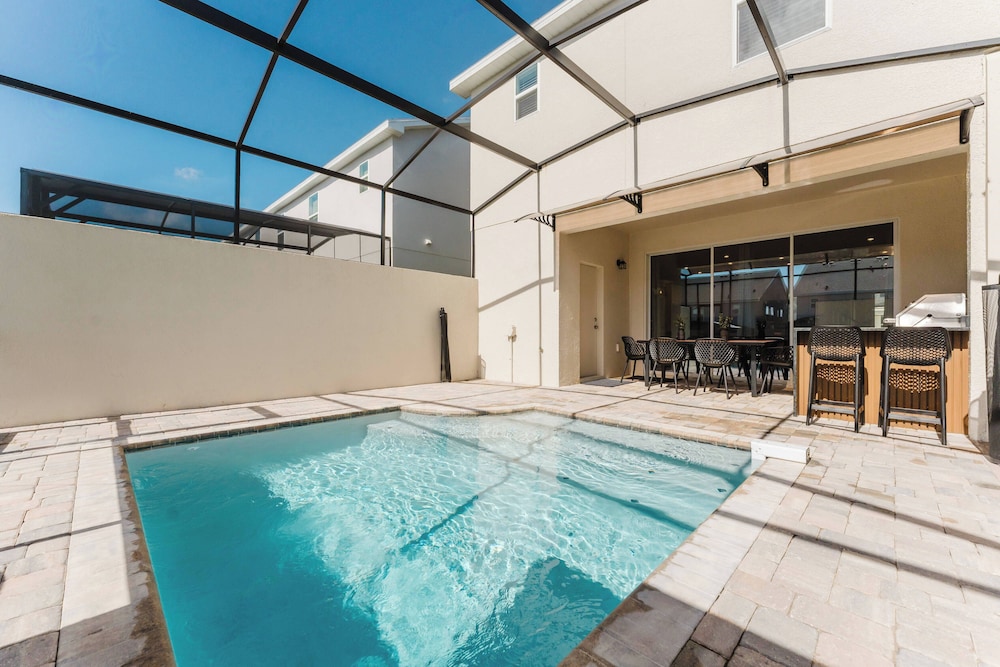 Themed 6BR Solara Near Disney Pool Summerkitchen