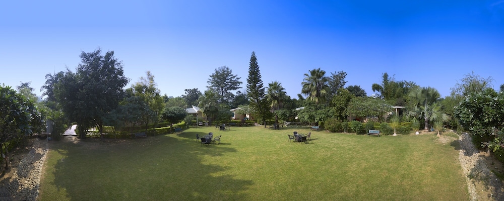 Aacorn Hideaway Resort & Spa