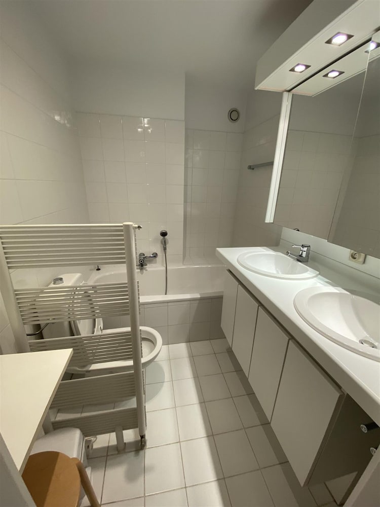 Seafront Palm Beach Stay