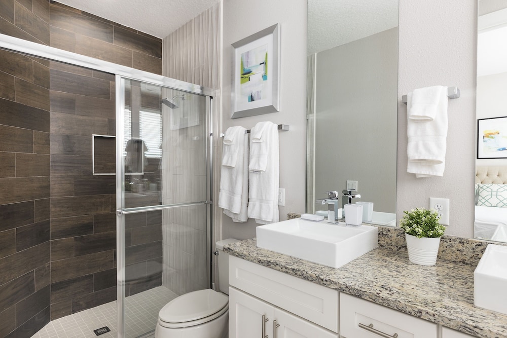 Summerville Vacation Homes by Columbia Management