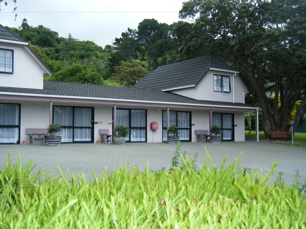 Hotel Camellia Court Motel