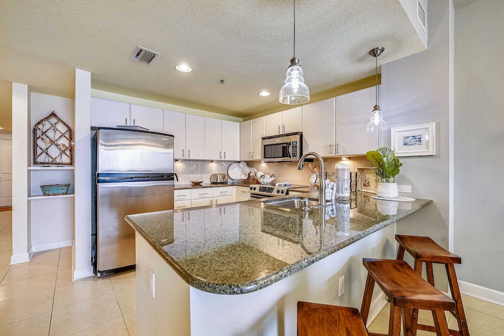 Grand Panama Beach Resort by Book That Condo