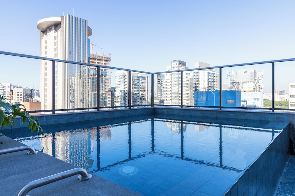 Piscina na cobertura e Academia