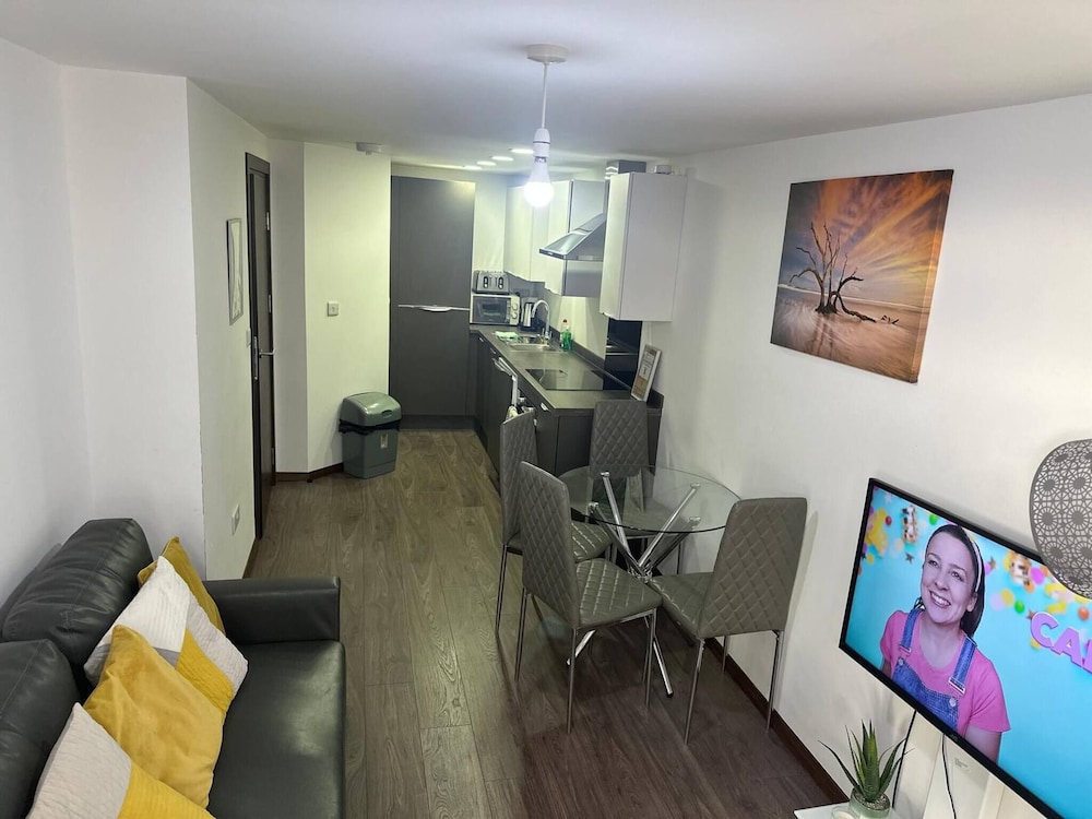 Elegant 1BR Gem Near NEC & Resorts World