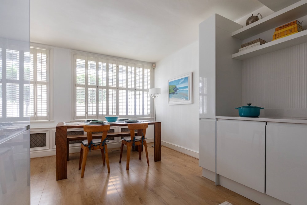Canning Place Mews by Onefinestay