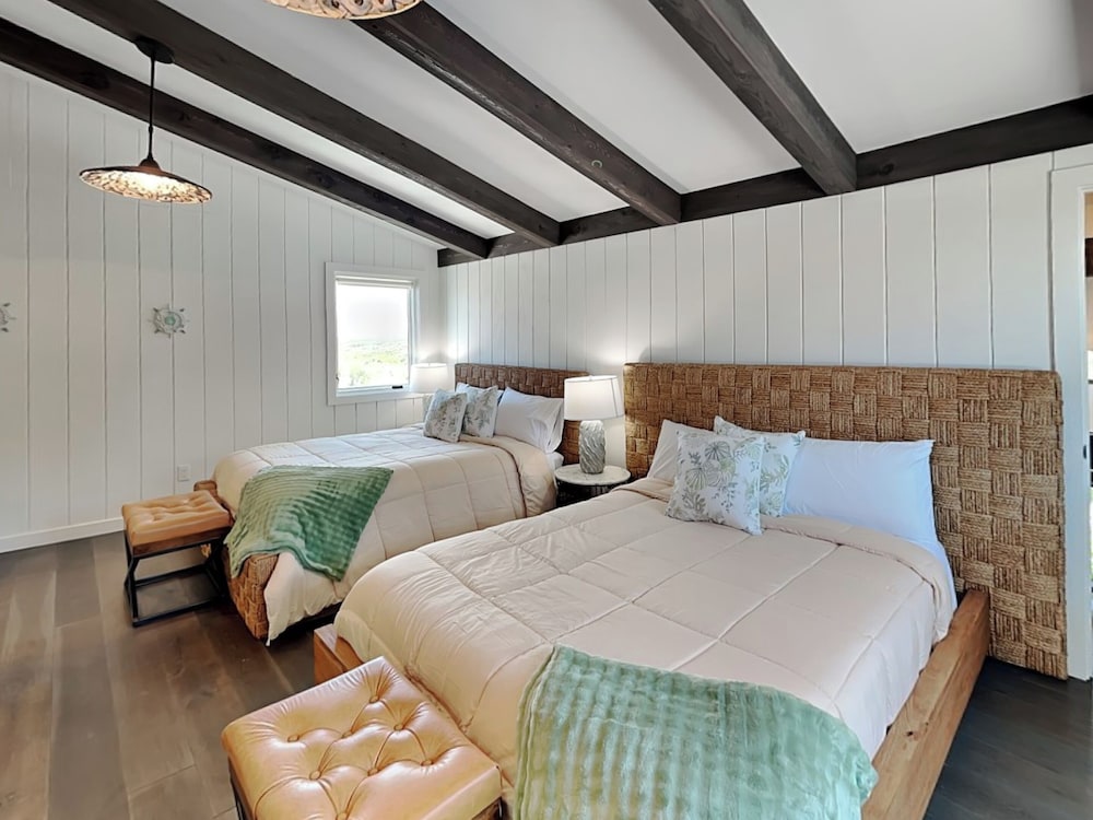 Ocean Commotion by Distinctive Beach Rentals