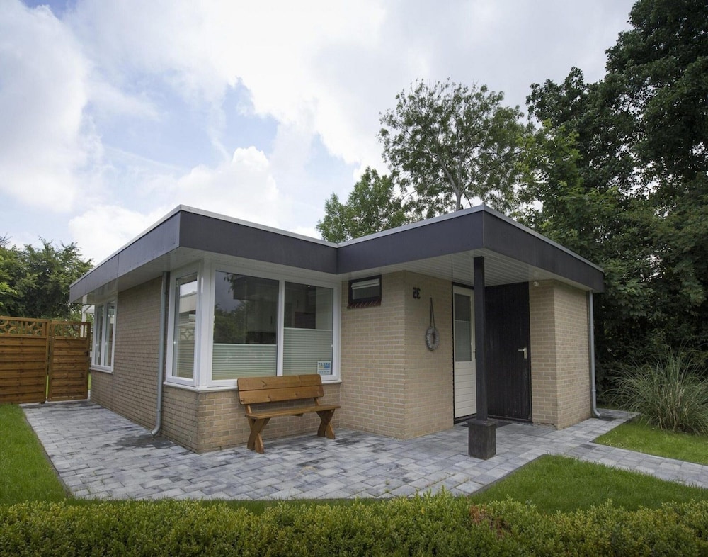 Sint Maartenszee: Renovated Family Retreat