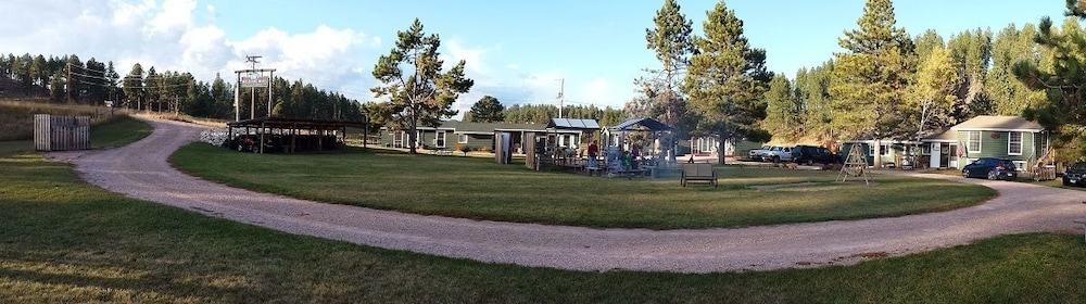 Black Elk Resort Cottages and RV Park