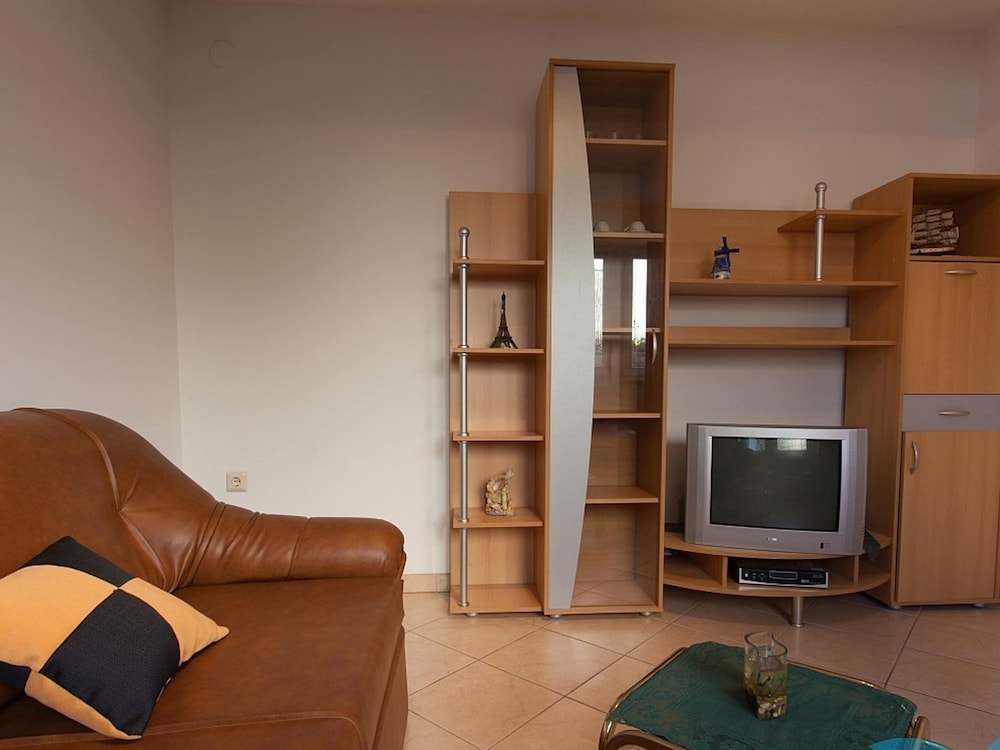 Cozy Apartment in Malinska near Sea view 5