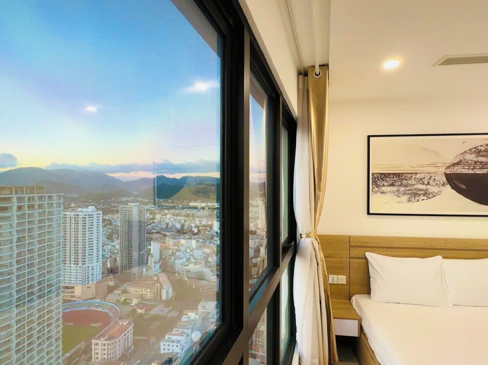 Gold Coast Balcony Serviced Apartment