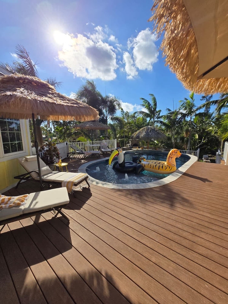 NEW Jungle Paradise Treehouse Suite With Resort Amenities Elevator Access Outdoor Kitchen Lagoon Lazy River Pool RV Hook up