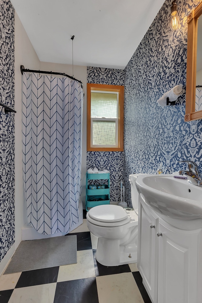 Alexandria Vacations - Rizzy's on the Lake - Property Image 5