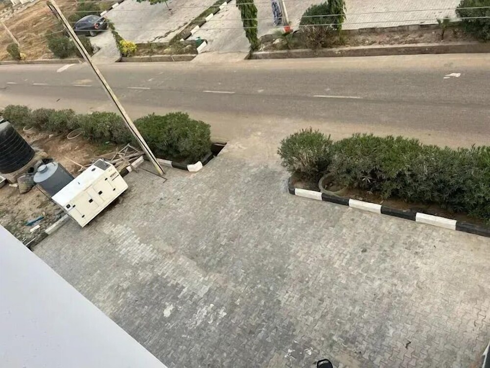 Metrohut Service Apartments