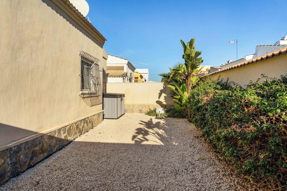 Beautiful and Cozy Villa With Private Pool in Urb, San Luis, El Chaparral, Torre