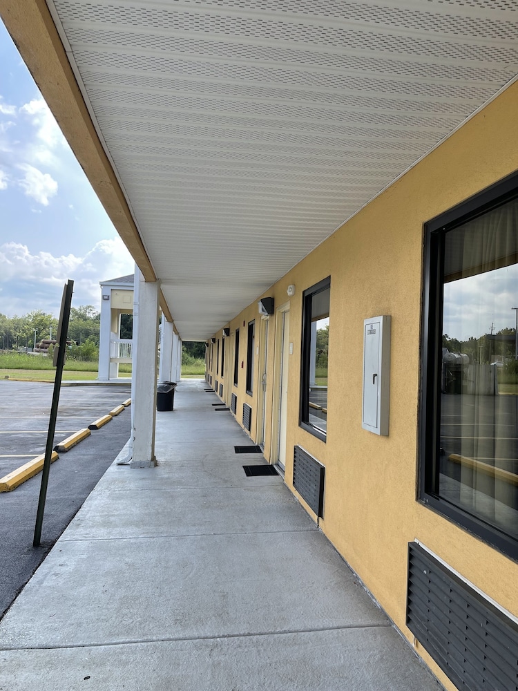 Westen Motel view 3
