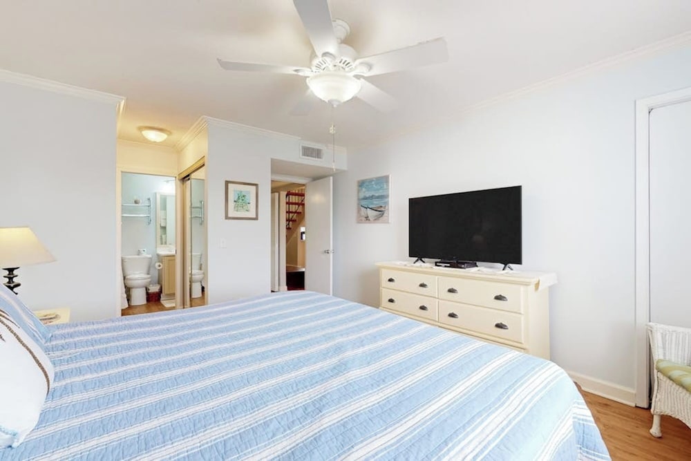 Mariner Lakes Condos