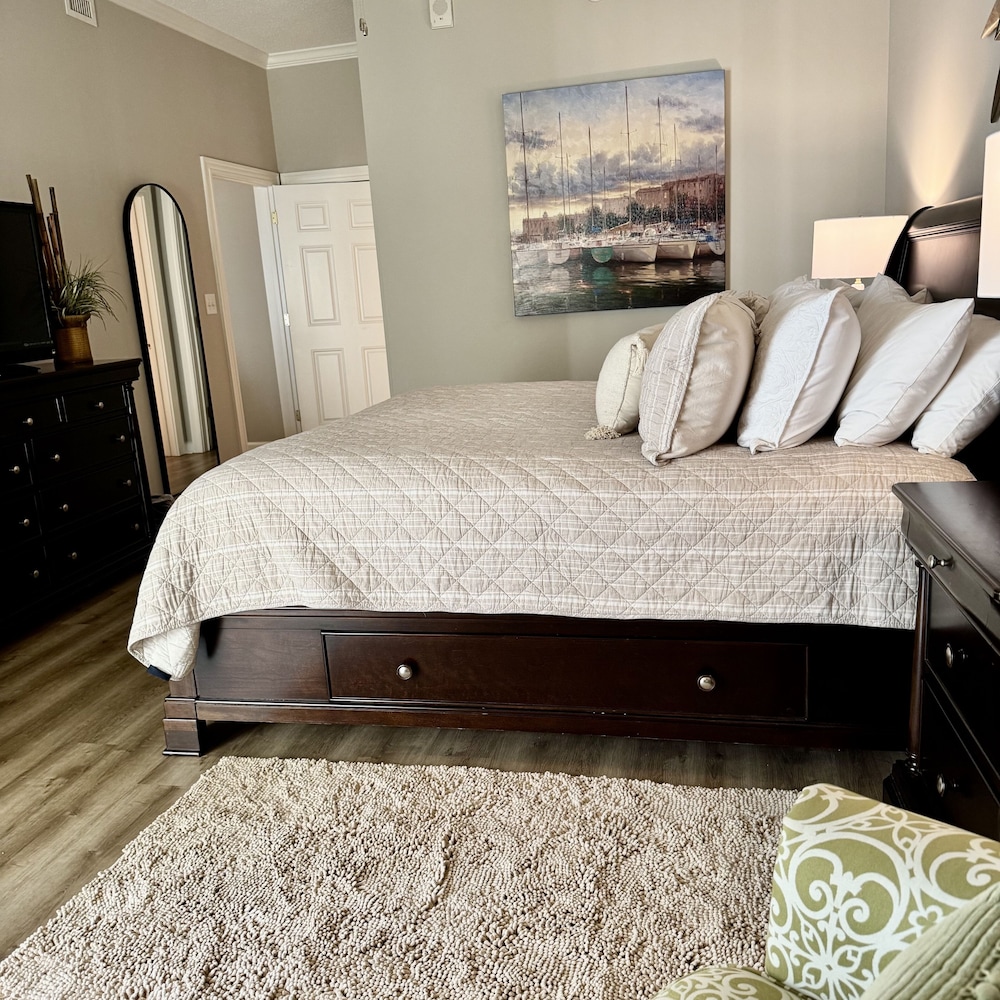 Oceanview Condo With Amenities, 703 Royale Palms 2 Bedroom Condo