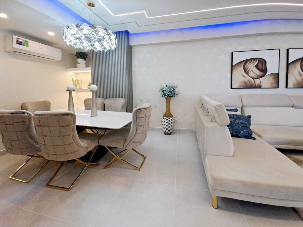 Enjoy Stylish 3br 3, 5b Stylish, Downtown Ocean View