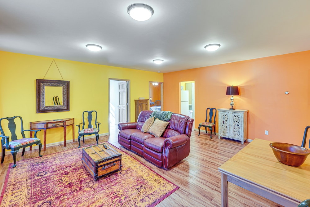 Near Historic Sites: Colorful Hyde Park Apartment!