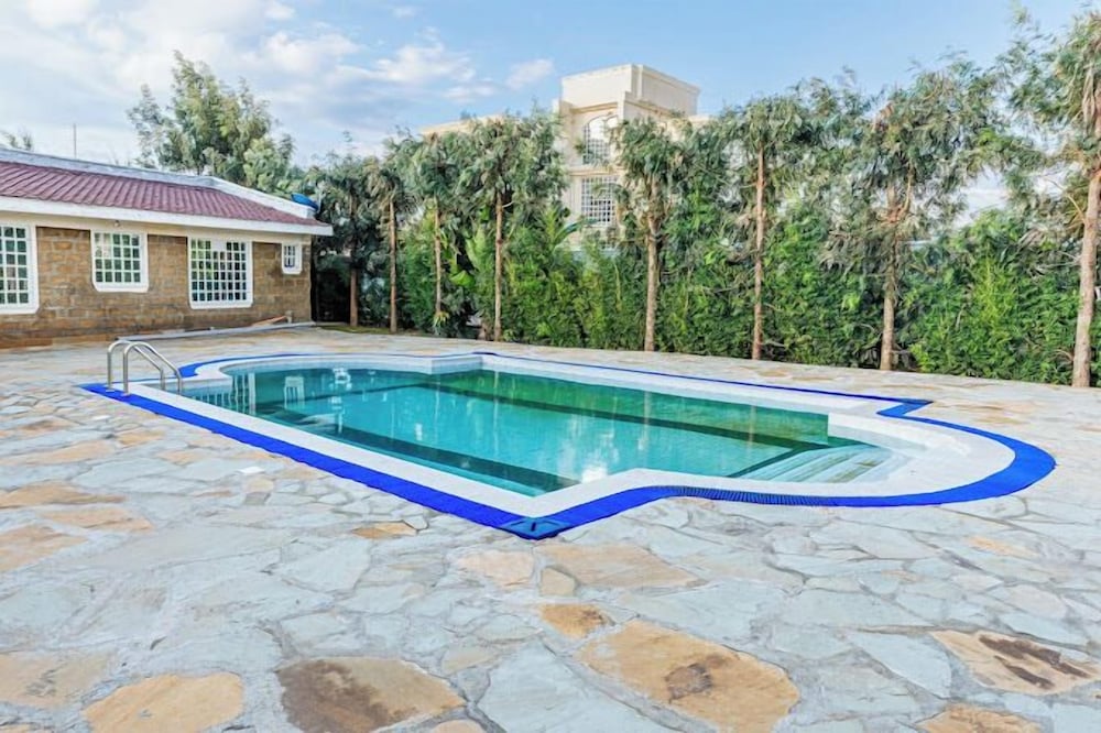 Lux Suites Golden View Manor Naivasha