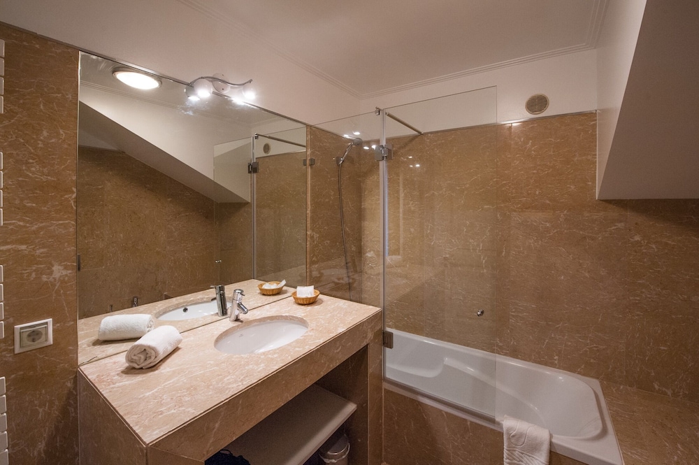 Chiado Apartments