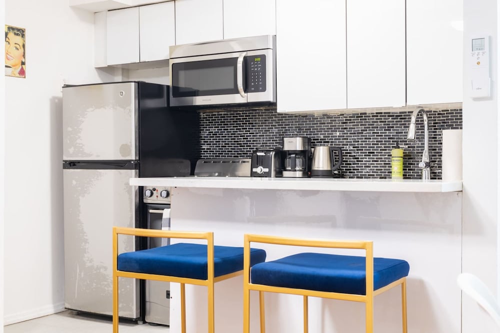 26-1c Gramercy Large 1BR WD