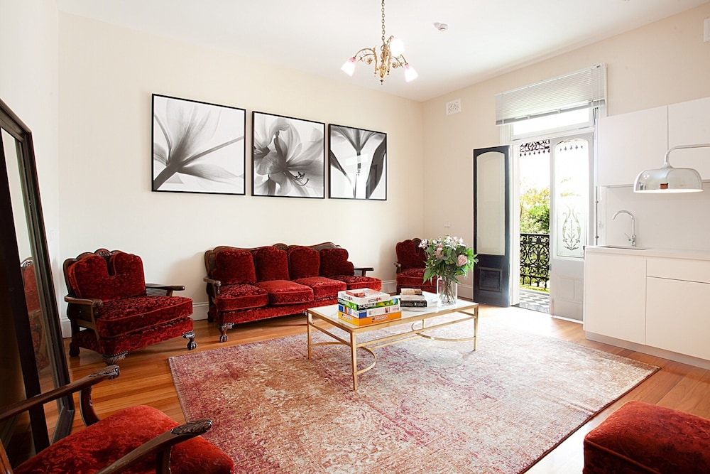 Bright and Beautiful Studio in Quiet Neighbourhood