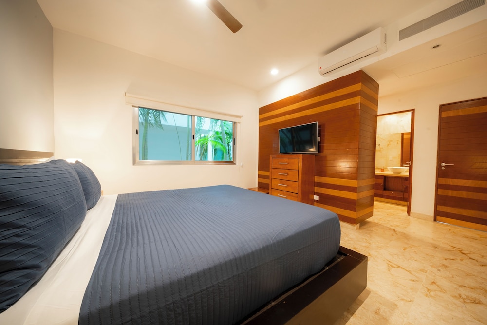 2 Br Condo Near to the Beach - CDM 113