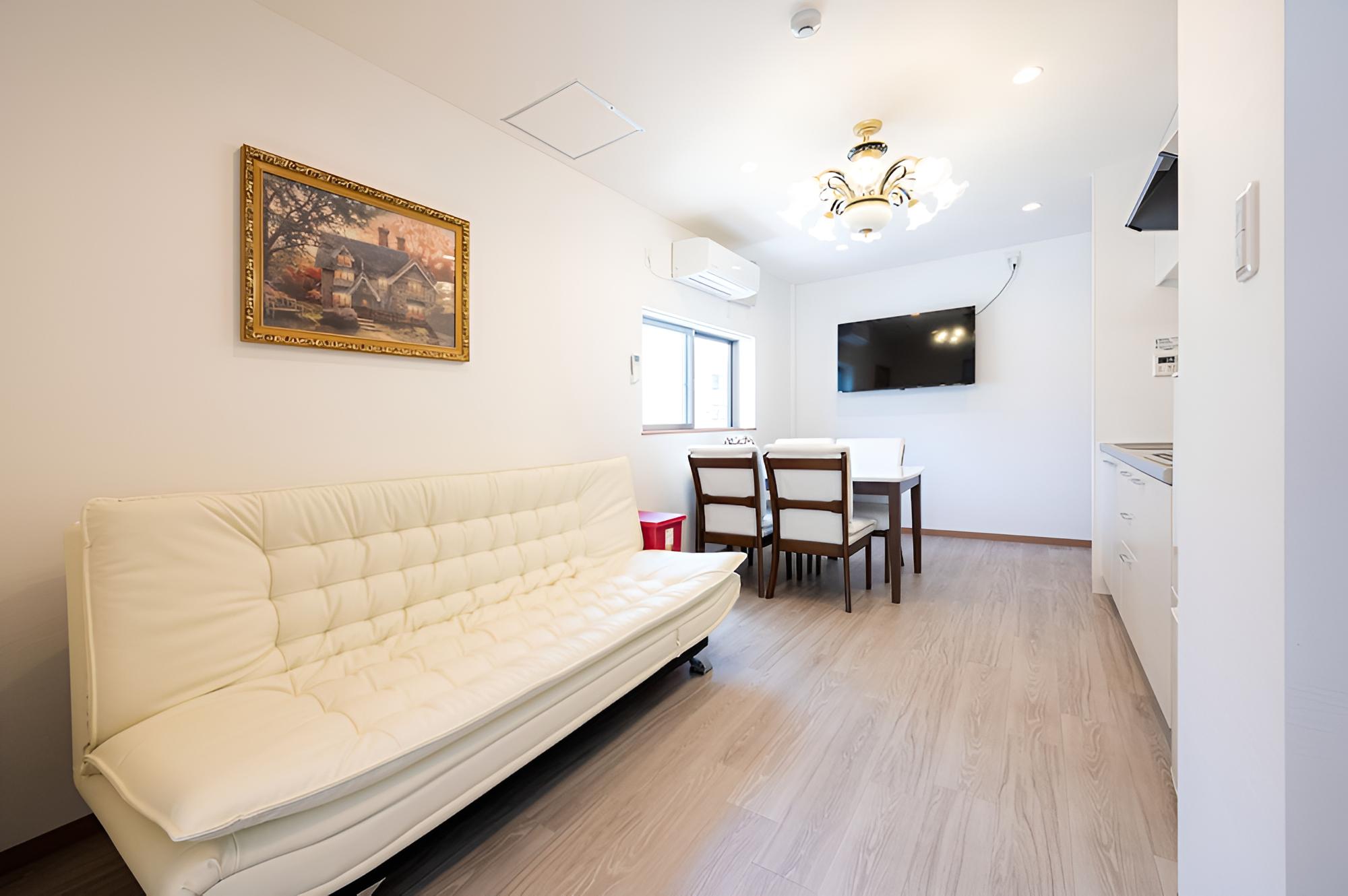 323Nanba-Near the station