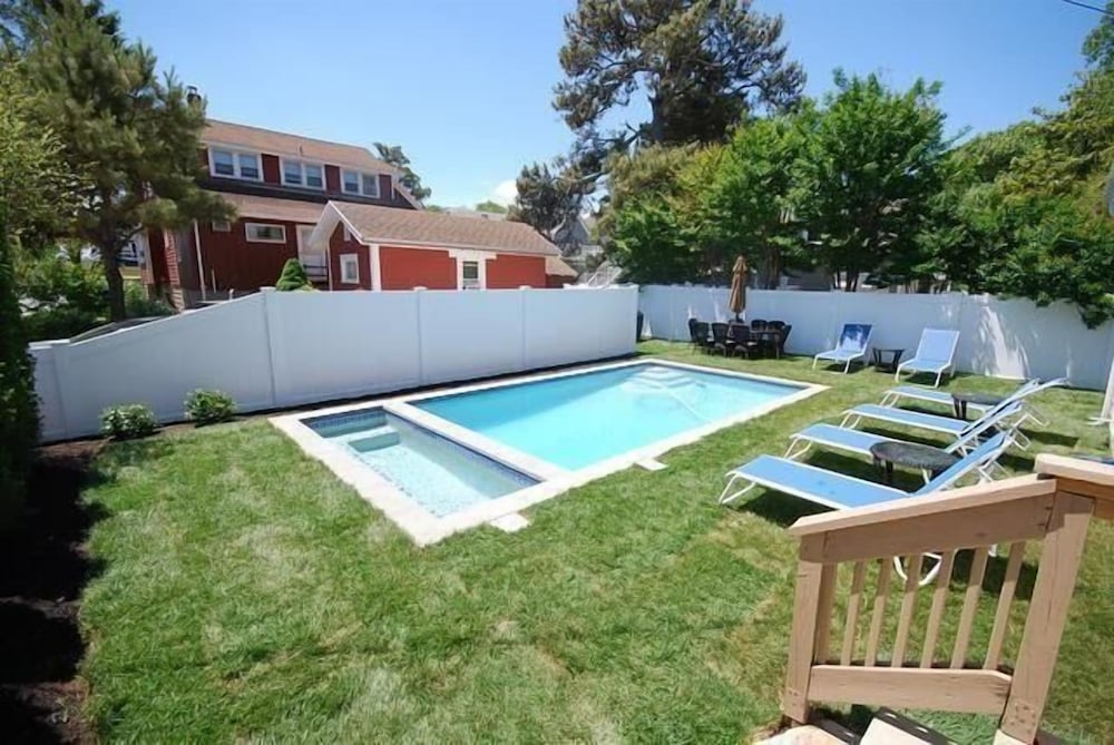 Olive Avenue 32